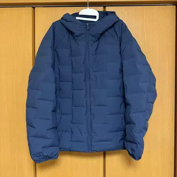 유니클로 퍼프 테크 후드티 (L 사이즈)