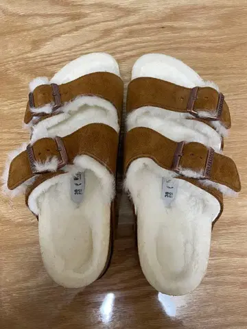 BIRKENSTOCK 브라운 샌들 사이즈 38