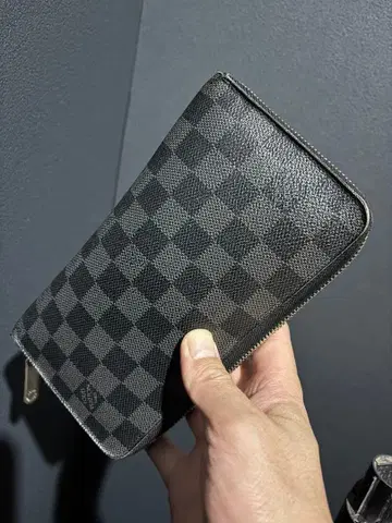 다미에 패턴 블랙 장지갑