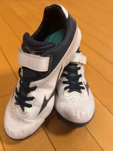 미즈노 스파이크 화이트/네이비 22.0cm