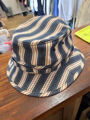 리얼 맥코이 스트라이프 햇