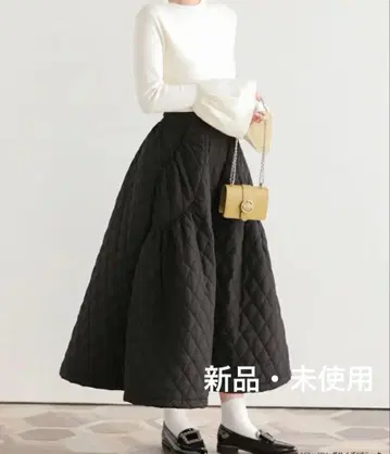 핏모어 블랙 퀼팅 플레어 롱 스커트