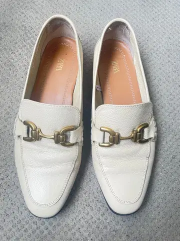 ZARA 화이트 가죽 로퍼 사이즈 36