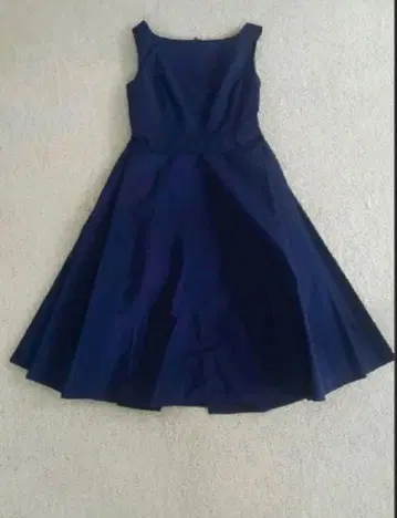 STRAWBERRY FIELDS 네이비 플레어 드레스