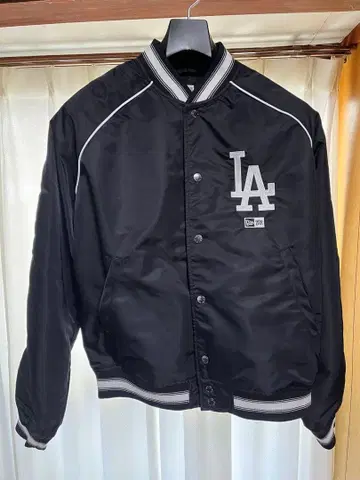 [택 포함 새상품] NEW ERA 뉴에라 바시티 자켓 로스앤젤레스 다저스