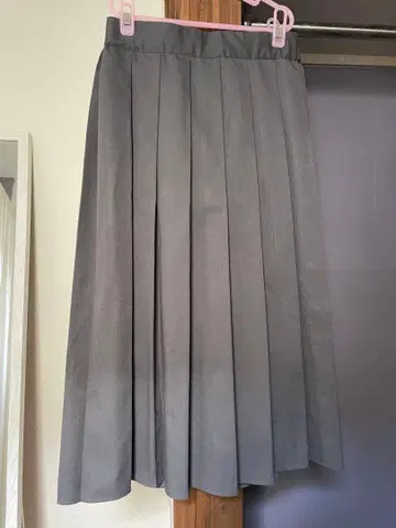 그레이 플리츠 스커트