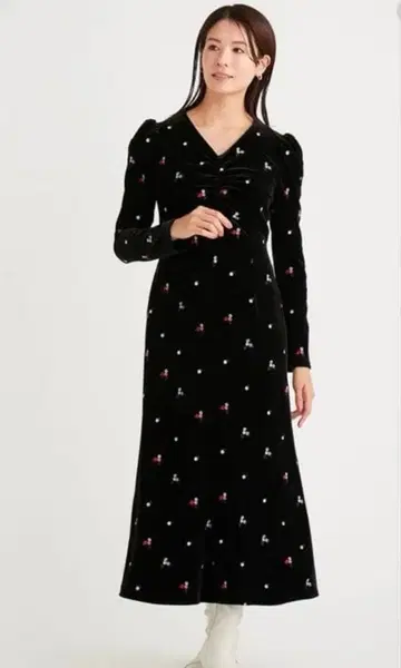 셀포드 CELFORD 벨로아 총자수 원피스 38 블랙