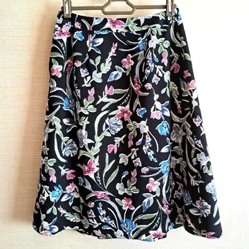 리플렉트 꽃무늬 플레어 스커트