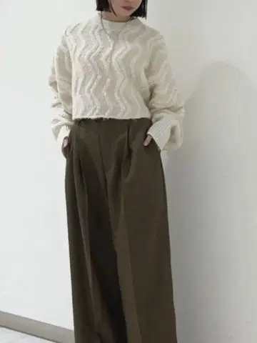 KBF 루프얀 자카드 니트 숏 기장