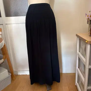 블랙 플리츠 롱 스커트 HIROKO BIS