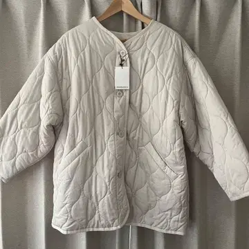 새상품 moment+ 모먼트 노카라 퀼팅 자켓 L