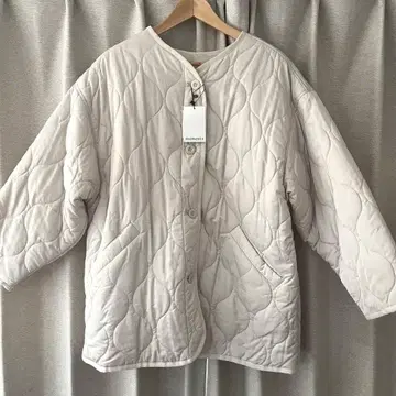 새상품 moment+ 모먼트 노카라 퀼팅 자켓 L