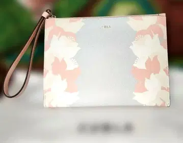 연말 세일 FURLA 꽃무늬 가죽 파우치