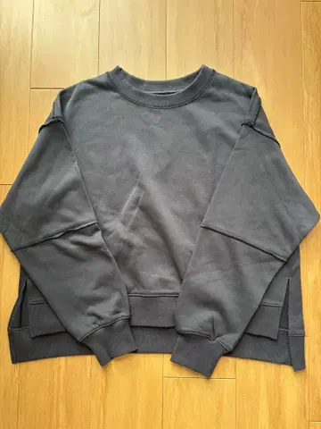 global work 리메이크풍 맨투맨