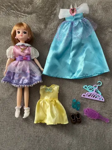 리카짱 인형과 의상 세트