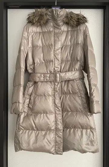 유니클로 다운 코트 샴페인 골드 퍼 벨트 포함