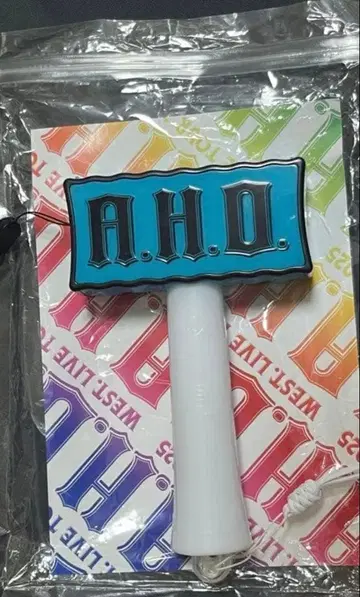 WEST. AHO 응원봉