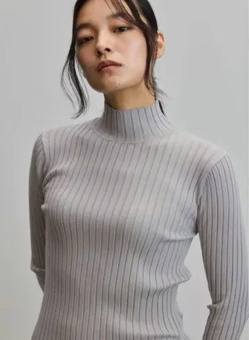 [새상품급] 소주 soeju 와이드 리브 하이넥 니트