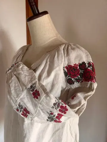 [ Vintage ] 우크라이나 자수 블라우스