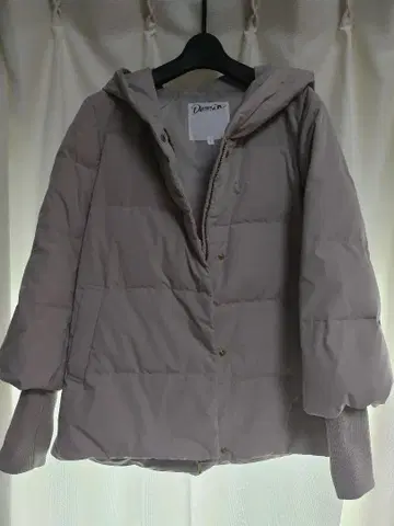 데셍 후드 부착 다운 자켓