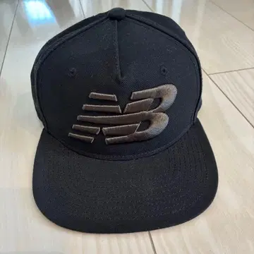 뉴발란스 블랙 캡
