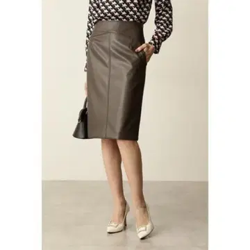 핑키&다이앤 가죽 스커트 36 모카 새상품급