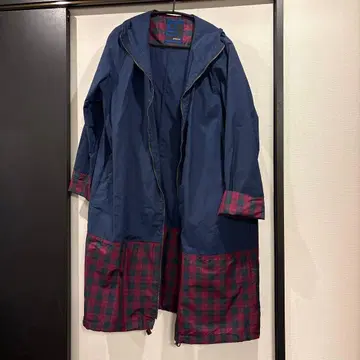 네이비 체크 무늬 후드 부착 마운틴 파카