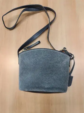 페이러 유니컬러 단색 숄더백 그레이