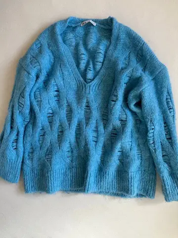 ZARA 스카이블루 짜임 무늬 긴팔 니트