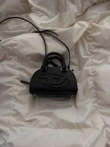 블랙 숄더백 핸드백 스타일