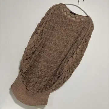 DOSCH 베이지 뜨개질 슬리브리스 니트 새상품