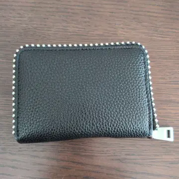 블랙 가죽 이단 접이식 지갑 스터드 장식