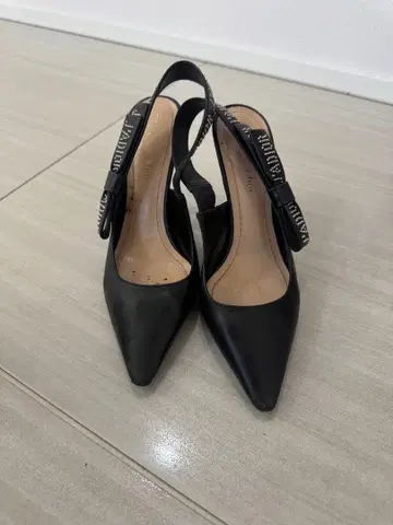 스터드 장식 블랙 스틸레토 하이힐 36D