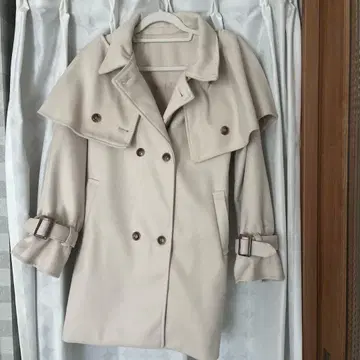 레트로걸 케이프 코트 베이지 화이트