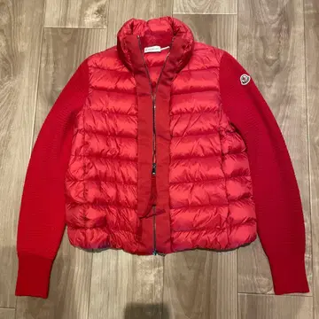 MONCLER 레드 다운 자켓 니트 소매