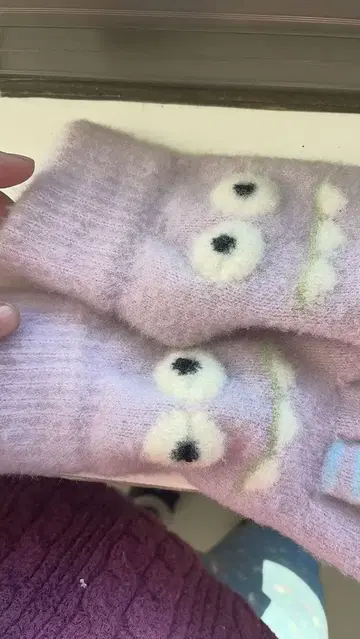 동물 모티브 연보라 핑거리스 장갑