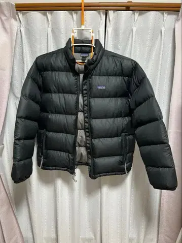 Patagonia 블랙 다운 자켓
