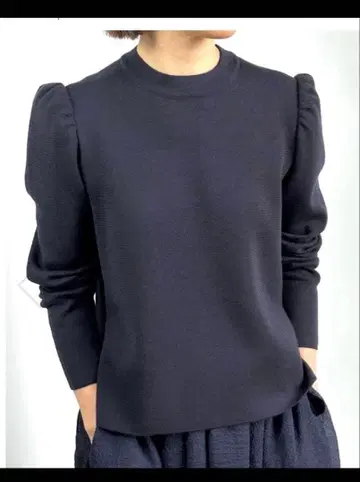 she tokyo 네이비 퍼프 슬리브 니트