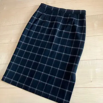 Noble 네이비 계열 체크 타이트 스커트