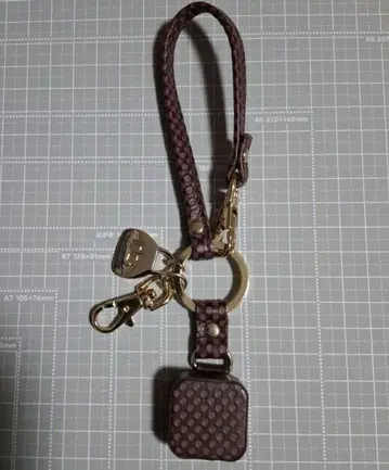 이비자 브라운 도트 무늬 키링