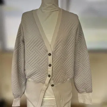 라이트 베이지 퀼팅 가디건