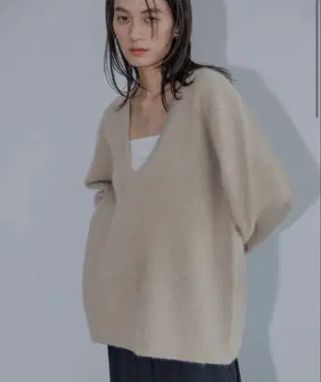 A part by 라쿤 네이비 V 풀오버