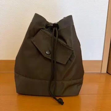 브리핑 숄더백 카키색 새상품급입니다!