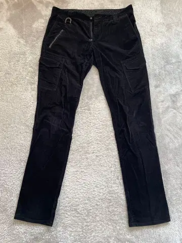 RIELABO 블랙 슬림핏 카고 팬츠