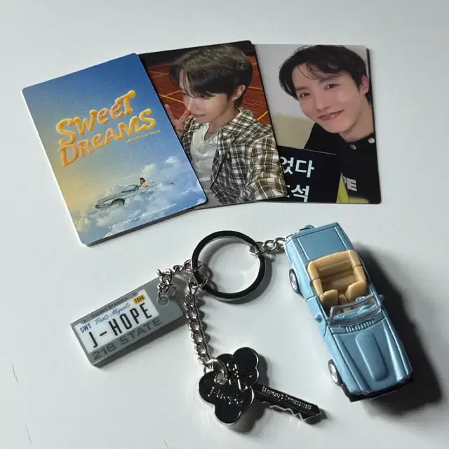 BTS J-Hope 제이홉 굿즈 키링 + 포토카드