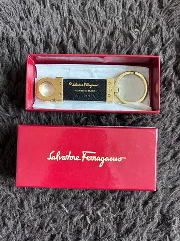 Salvatore Ferragamo 골드 키링