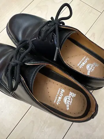 닥터마틴 10085001 블랙