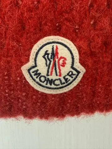 MONCLER 빨간색 니트 머플러
