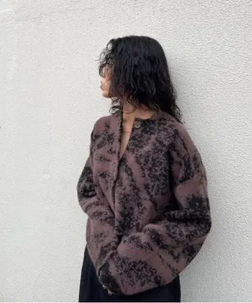 *새상품급* 아메리 MIX ANIMAL SHORT KNIT TOP