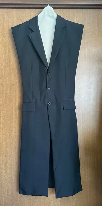 TENDER PERSON 민소매 자켓